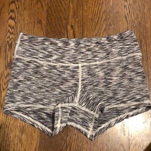 Floe shorts size small
Good used condition